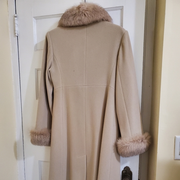 Cream fox trimmed maxi coat - Picture 3 of 7